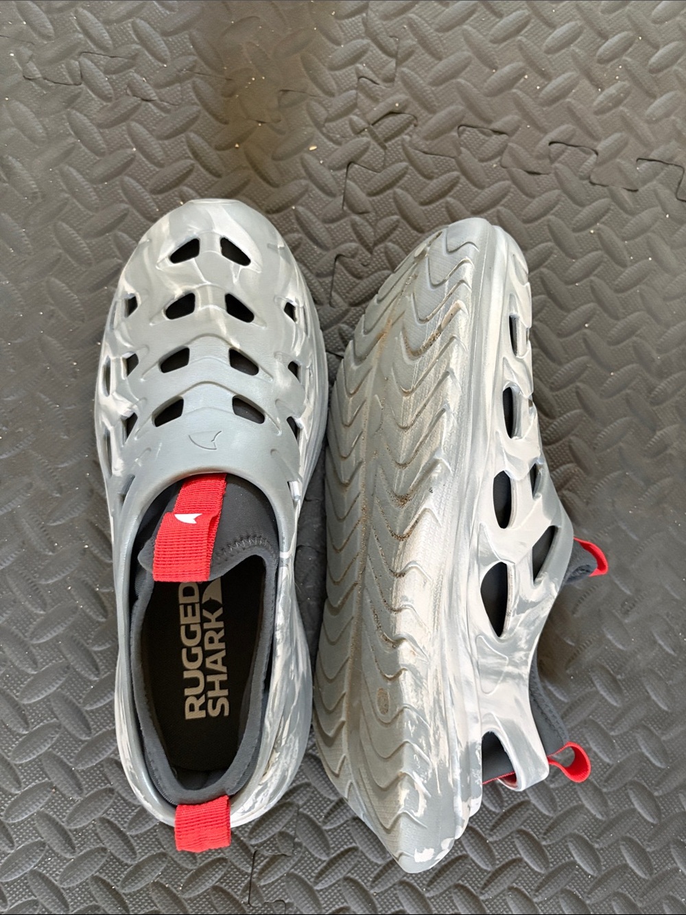 Ozark Trail Gray Athletic Water Shoes with Red Pull Tabs - Picture 3 of 5
